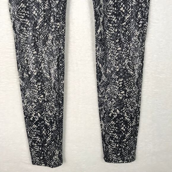 Spanx‎ Leggings Womens Large Gray Faux Leather Snake Shine Compression 20324R - Picture 6 of 16